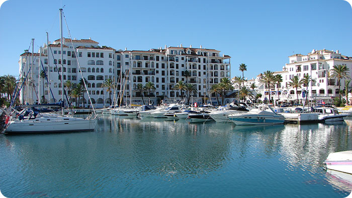 Appartement de 3 chambres à proximité du Puerto de la Duquesa.