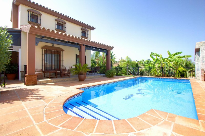 Charmante villa familiale située à Alhaurin el Grande - prix récemment revu à la baisse !