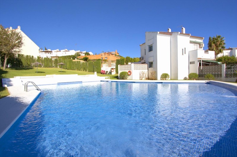 Maison de Ville à Montebello, Fuengirola et maintenant au prix reduit de 159,950 Euros