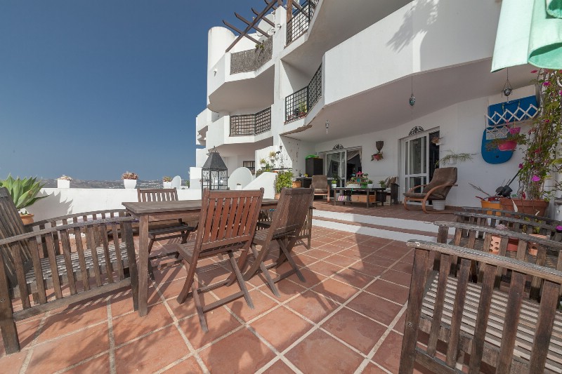 Mijas Golf, élégant appartement de 2 chambres avec une terrasse magnifique.