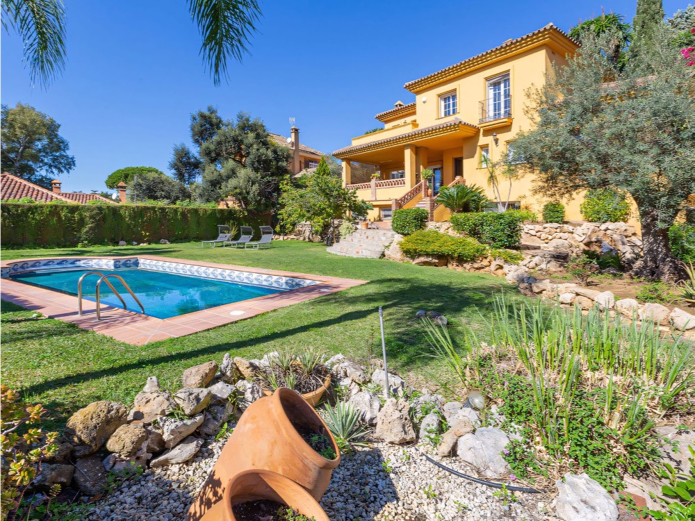Andalucian style Villa for sale in Elviria, Marbella