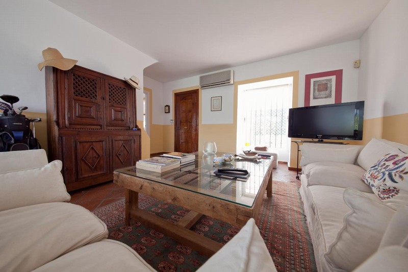 woonkamer guadalmina