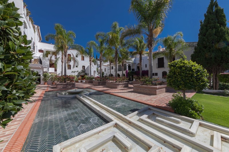 Exuberantes jardines