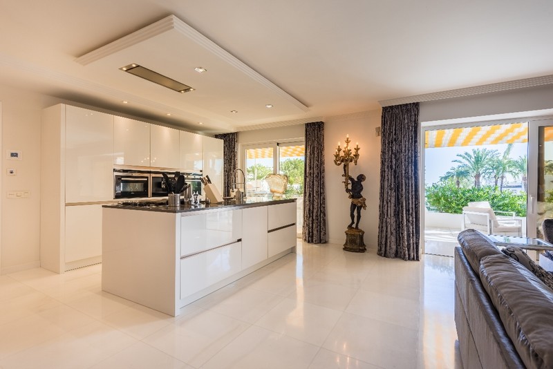 Fitted kitchen
