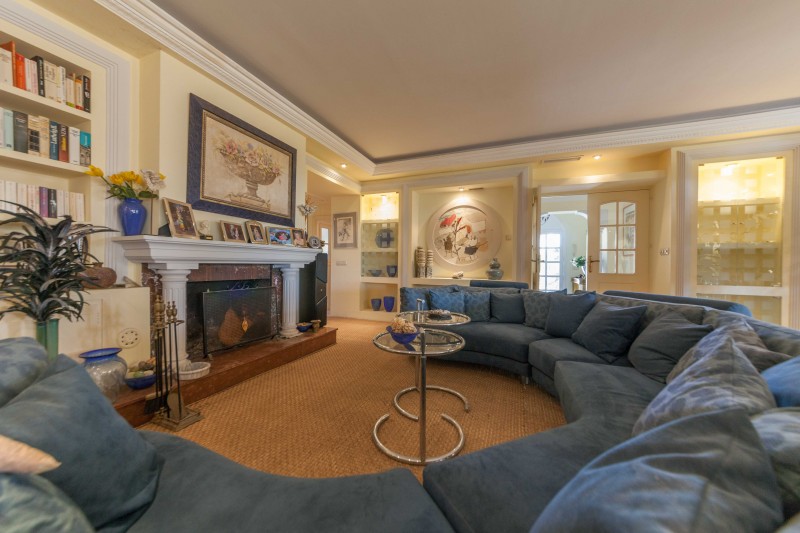 El Parasio Medio Villa for sale