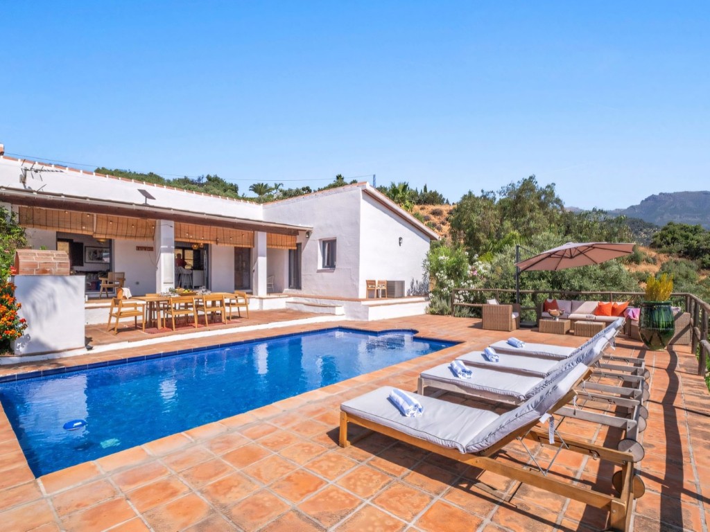 Tolox Country House