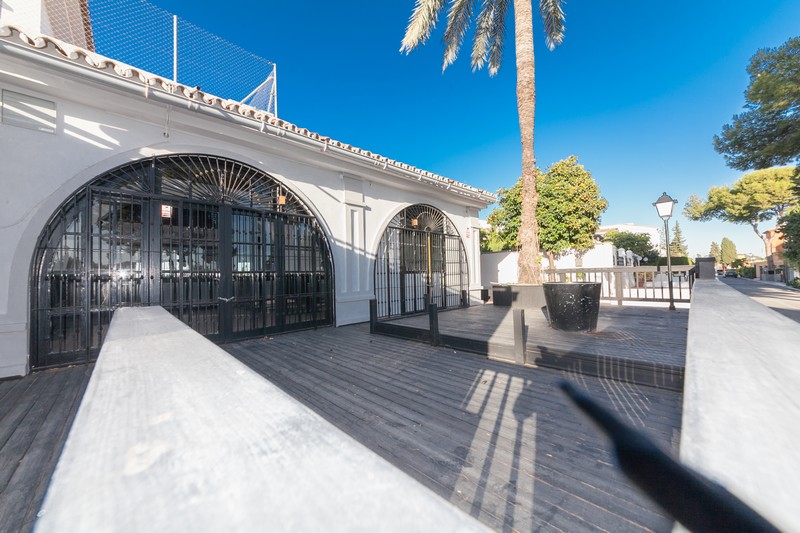 Front terrace