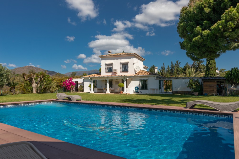 Country house with pool in the Malaga area