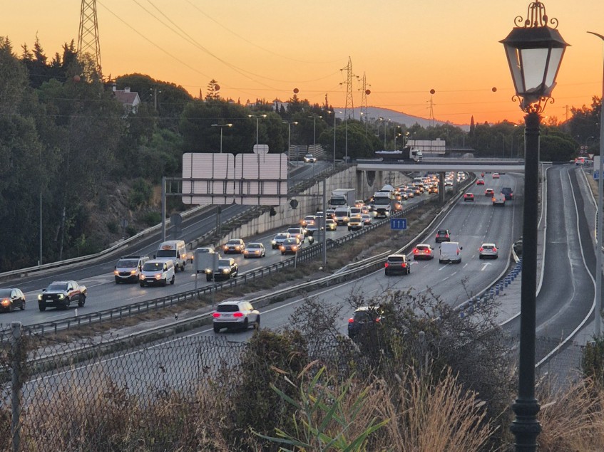 Verkehr auf der A-7 in Richtung Puerto Banús Morgendlicher Verkehr auf der A-7 in Richtung Puerto Banús