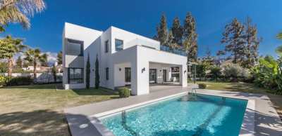 villas for sale in Estepona