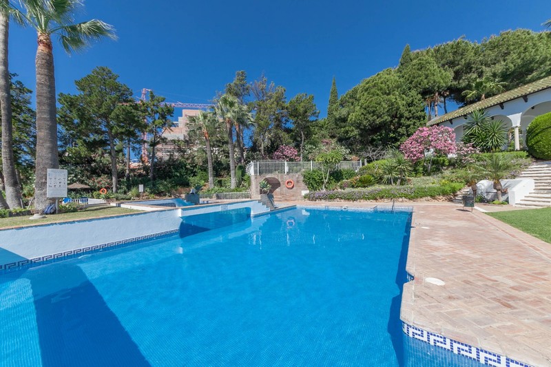 Señorio de Marbella community pool Señorio de Marbella community pool