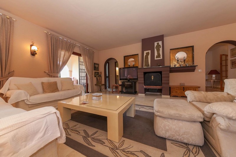 Nueva Andalucia villa sitting room Nueva Andalucia villa sitting room