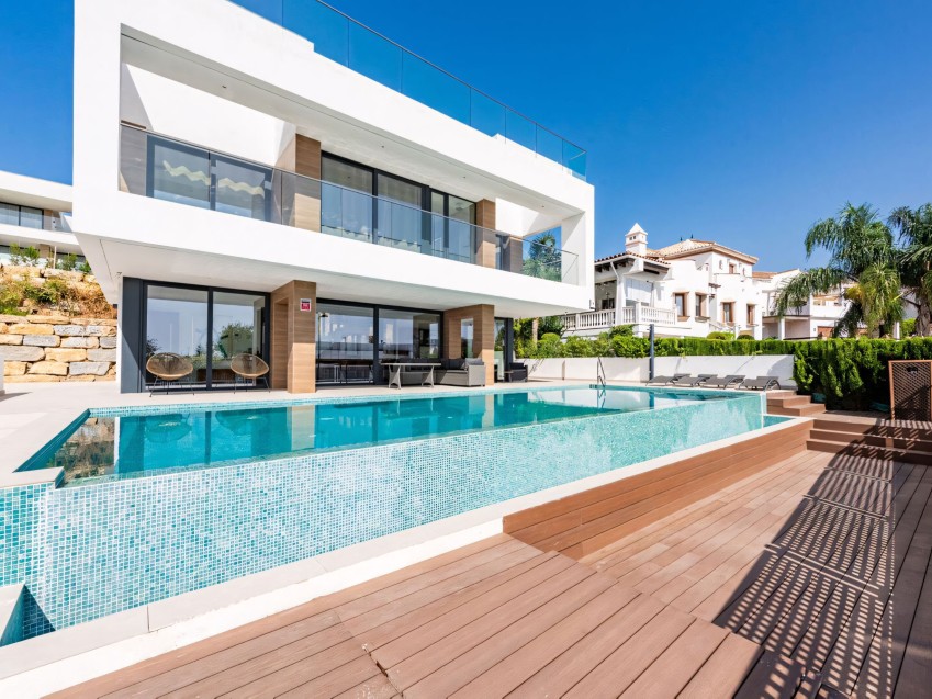 Furnished villa in Valle Romano Estepona Contemporary 3 bedroom villa with pool and terraces in Valle Romano, Estepona
