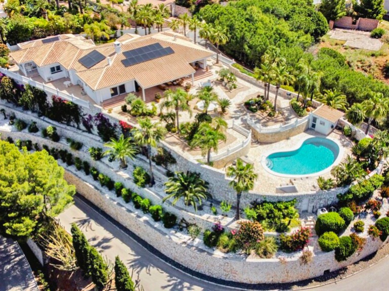 Valtocado Villa. Valtocado villa set on an elevated plot with open views