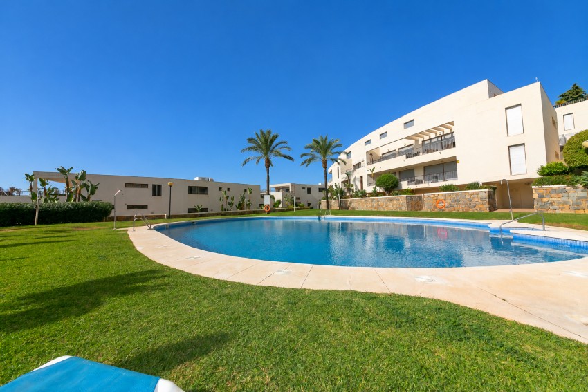 Garden and pool Las Lomas de los Monteros garden and pool
