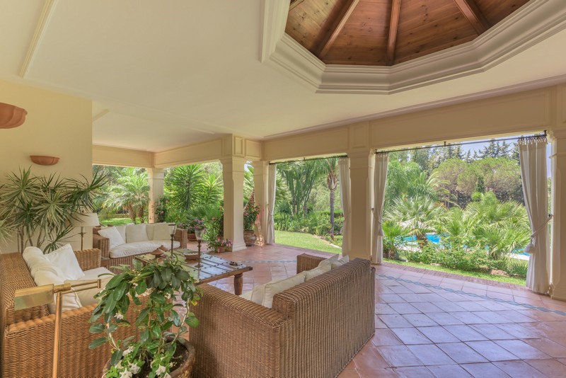 Terraza y jardín Terraza y jardín