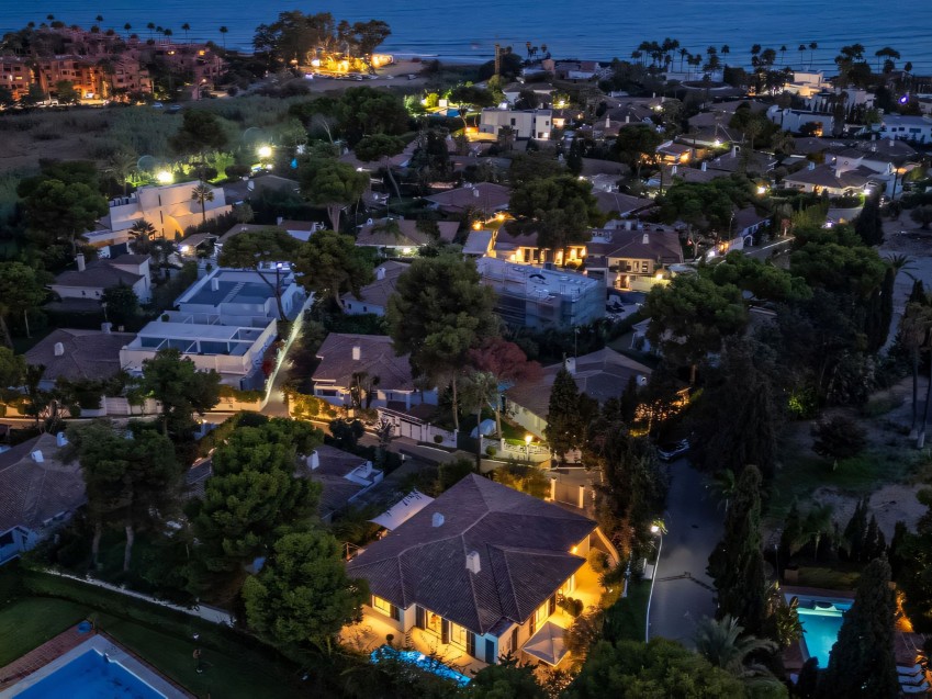 Villa Los Monteros Vista aérea de una villa de 5 dormitorios en Los Monteros Playa Marbella