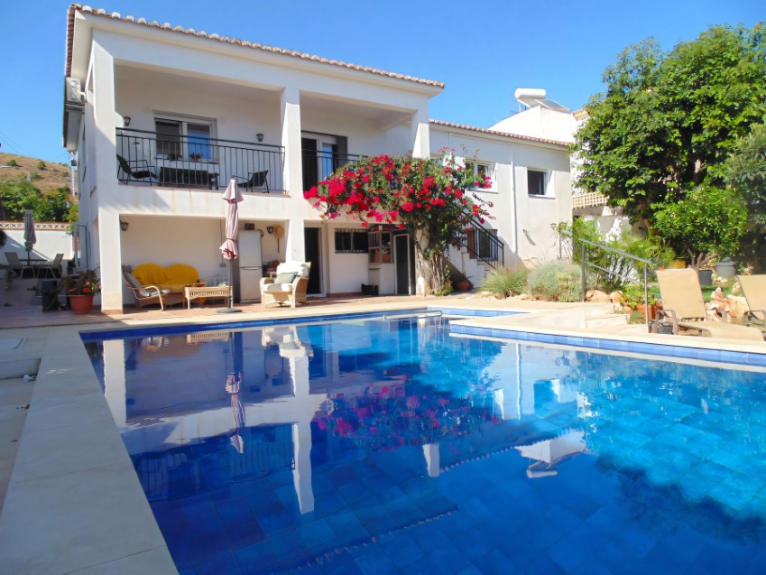 Villa en venta en Benalmadena Villa familiar en venta cerca de Arroyo de la Miel en Benalmádena