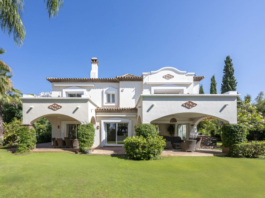 Villa en La Quinta en venta Villa en venta en una zona tranquila en primera línea de golf en La Quinta Benahavis