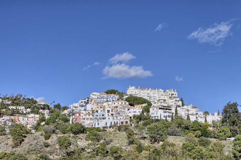 Las Colinas de la heredia Las colinas de la heredia