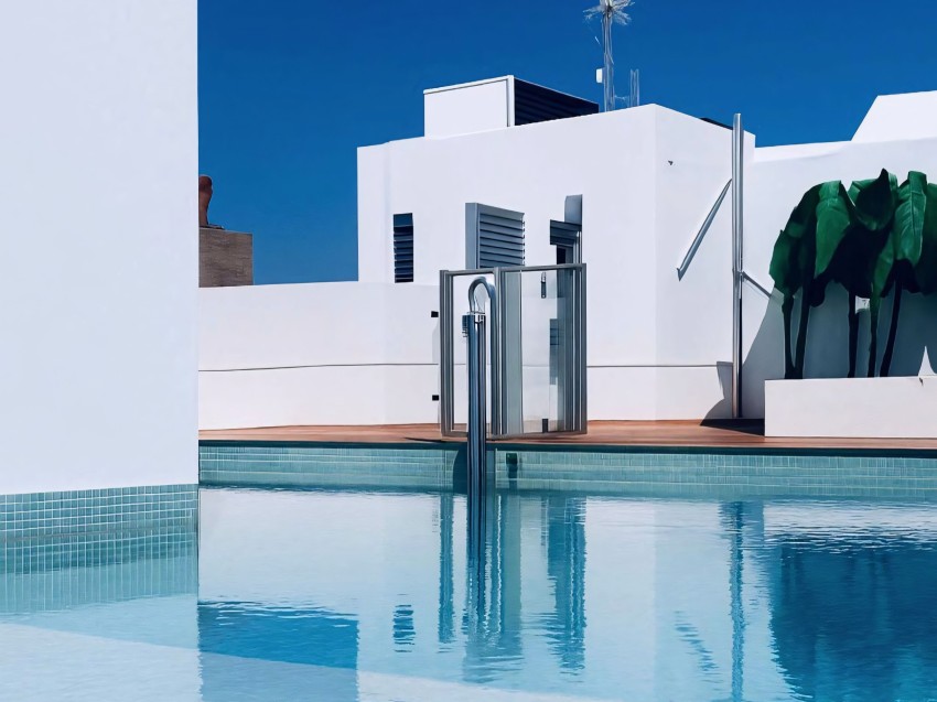 2 slaapkamer appartement te koop nabij het strand en de jachthaven in Estepona Modern 2 slaapkamer appartement nabij het strand en de jachthaven van Estepona