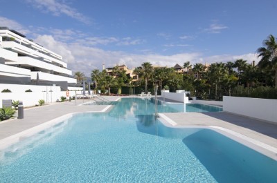 3 sovrum, 2 badrum lyxlägenhet till salu i El Campanario Hills mellan Marbella och Estepona