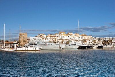 Ático dúplex de 4 dormitorios y 4 baños en primera línea del Puerto Deportivo de Puerto Banús