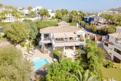 Luxury villa with 5 en suite bedrooms in Nueva Andalucia's Golf Valley