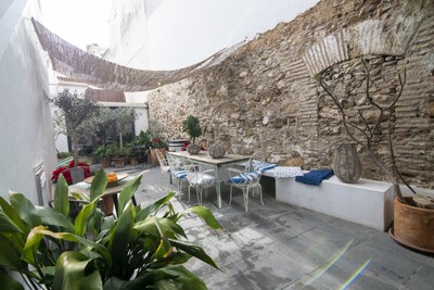 Casa adosada única en Estepona con 3 dormitorios, 3 baños más galería