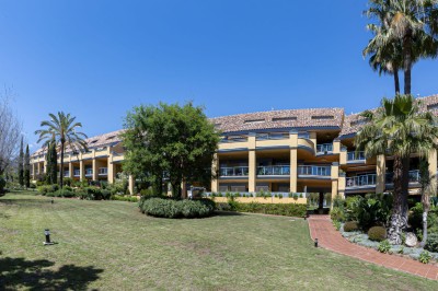 Ático dúplex de 3 dormitorios y 2,5 baños en venta en Atrium, Bahía de Marbella