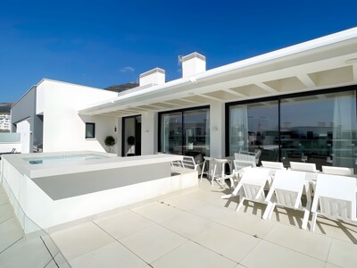 Ático de 3 dormitorios y 3 baños en El Higueron, Fuengirola