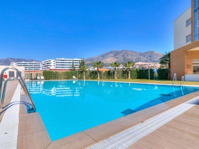 Apartamento de 2 dormitorios con vistas al mar en Panoramica, El Higueron West, Fuengirola