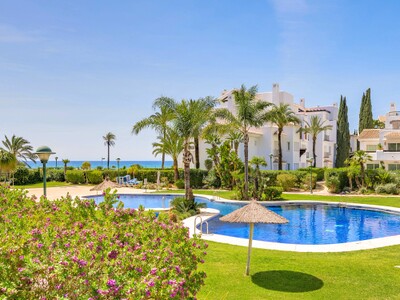 Renoverad lägenhet med 3 sovrum vid stranden i Los Monteros Palm Beach Marbella