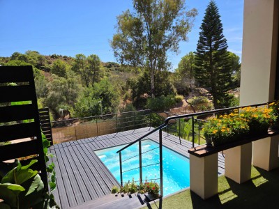 4 Schlafzimmer Villa mit privatem Pool zum Verkauf in Parque Botanico Benahavís an der Costa del Sol