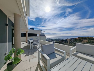 3 dormitorios ático dúplex con vistas al mar en MedBlue Altos de Los Monteros Marbella Costa del Sol