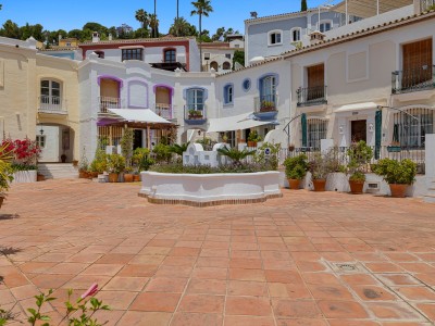 Reihenhaus mit 3 Schlafzimmern zum Verkauf in La Heredia, Benahavís an der Costa del Sol