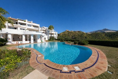 Rymlig lägenhet med 2 sovrum till salu i Las Lomas de La Quinta, Benahavís, på Costa del Sol