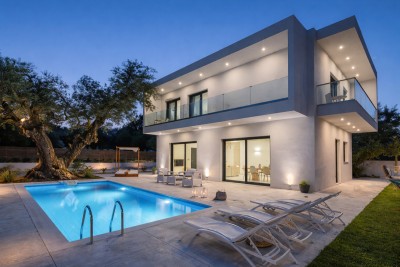 ND-R5324671 - Detached Villa For sale in Bel-Air, Estepona, Málaga, Spain