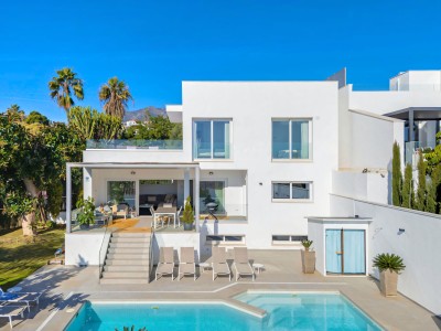 5 Bedroom Villa for Sale Close to the Beach in Torreblanca, Fuengirola, Costa del Sol