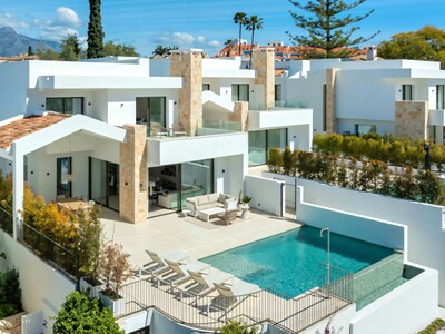 Recently built 5 bedroom villa for sale in San Pedro de Alcantara, Marbella on the Costa del Sol