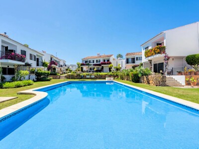 Reihenhaus mit 3 Schlafzimmern zum Verkauf in Monte Biarritz Estepona Neue Goldene Meile Costa del Sol