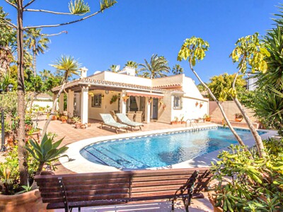 3 bedroom beachside villa for sale in Carib Playa, Marbesa, East Marbella on the Costa del Sol