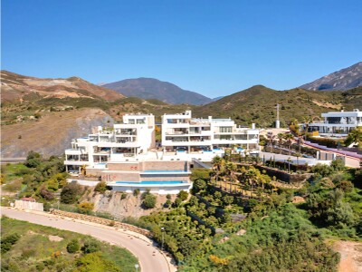 Takvaning med 2 sovrum och privat pool till salu i La Morelia, Nueva Andalucia, Marbella pa Costa del Sol