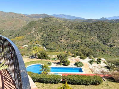 Villa mit 5 Schlafzimmern und Gästeapartment zum Verkauf in Forest Hills Estepona an der Costa del Sol