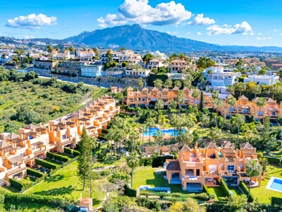 Radhus med tre sovrum till salu i Paraiso Bellevue, Benahavis pa Costa del Sol