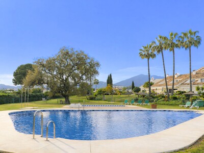 Renoviertes Reihenhaus mit 3 Schlafzimmern zum Verkauf in Aloha, Nueva Andalucia, Marbella, Costa del Sol