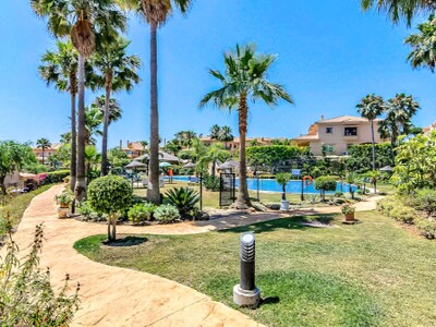 Reihenhaus mit 4 Schlafzimmern zum Verkauf in Los Flamencos, Riviera del Sol, Mijas Costa, an der Costa del Sol