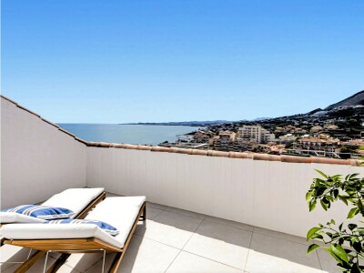 Ático dúplex de dos dormitorios renovado en venta en Torrequebrada, Benalmádena, en la Costa del Sol