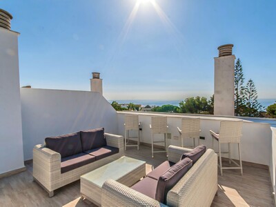 4 bedroom beachside penthouse for sale in White Pearl Beach, Elviria, East Marbella, Costa del Sol