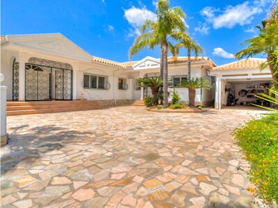 Four bedroom villa with coastal views for sale in Valtocado, Mijas on the Costa del Sol